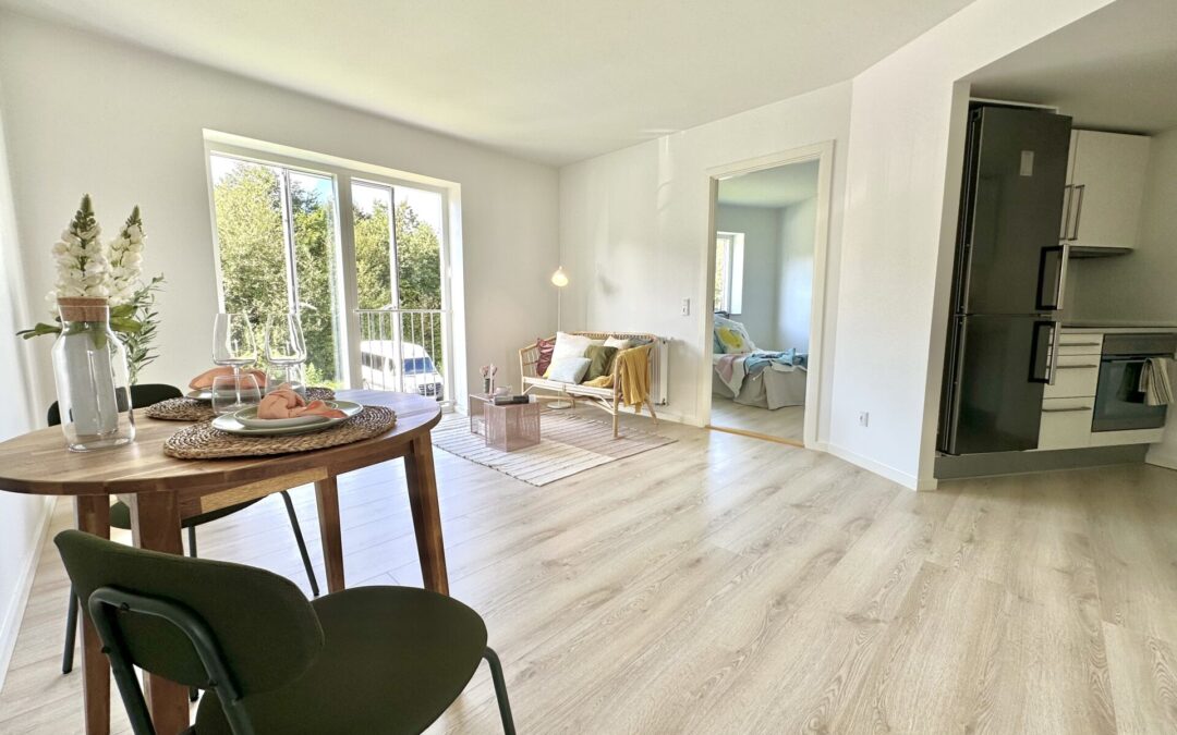 (1002-79) Meget roligt område midt i naturen – 1. sal