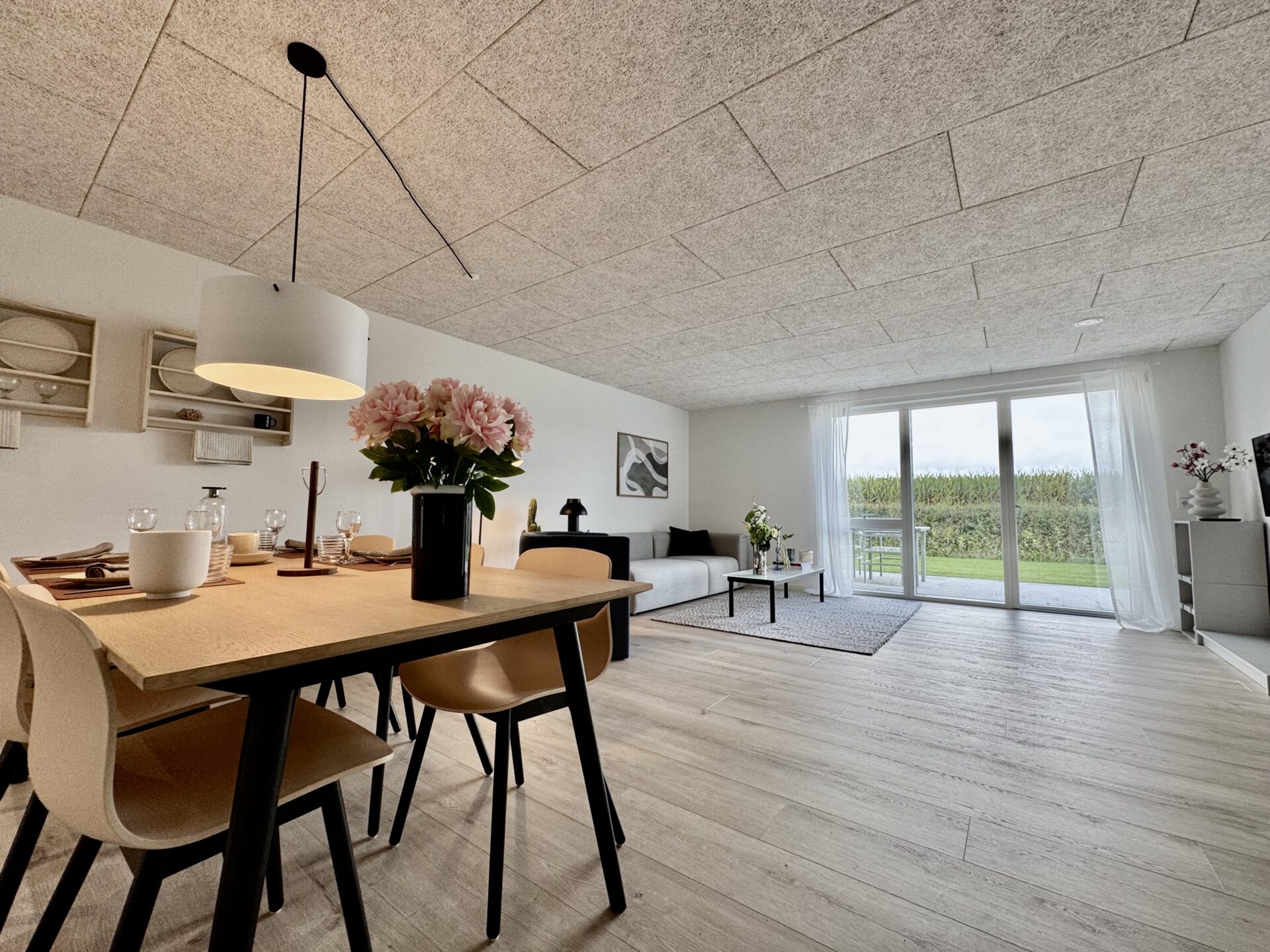 Nyt og moderne rækkehus i Vejen – klar til indflytning billede 1